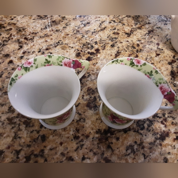 VINTAGE GNA FINE ITALIAN DESIGN PORCELAIN CUPS, ROSE PATTERN - Picture 14 of 16